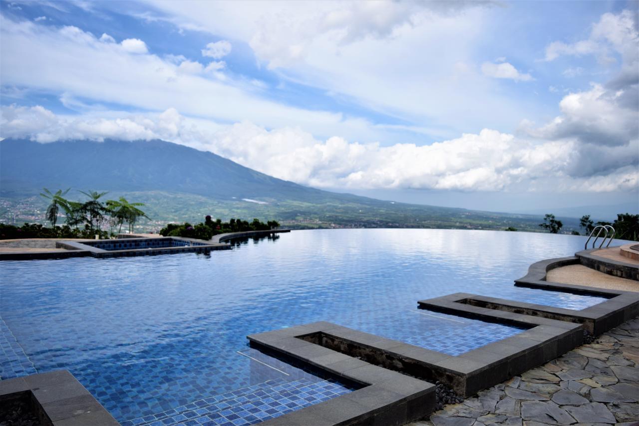 Amartahills Hotel And Resort Batu  Exterior foto